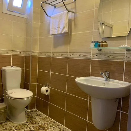 Akcayzeytin Hotel *