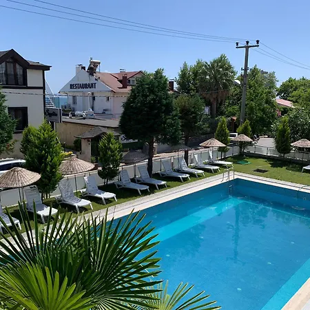 Hotel Akcayzeytin 3*