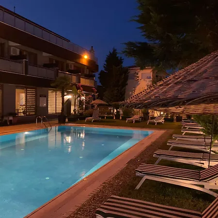 Akcayzeytin Hotel *